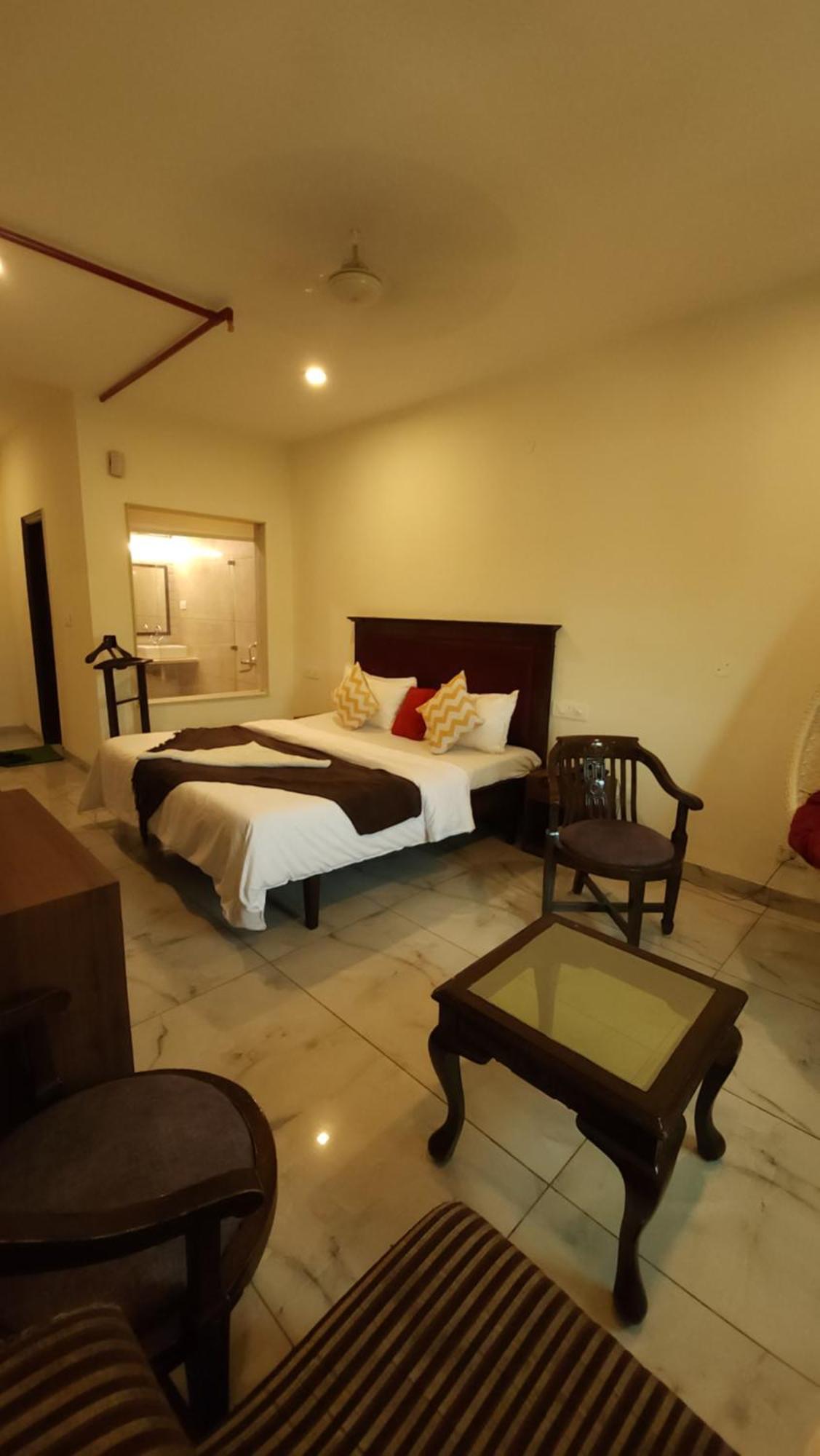 Hotel Multitech Premium Chandīgarh Exterior foto