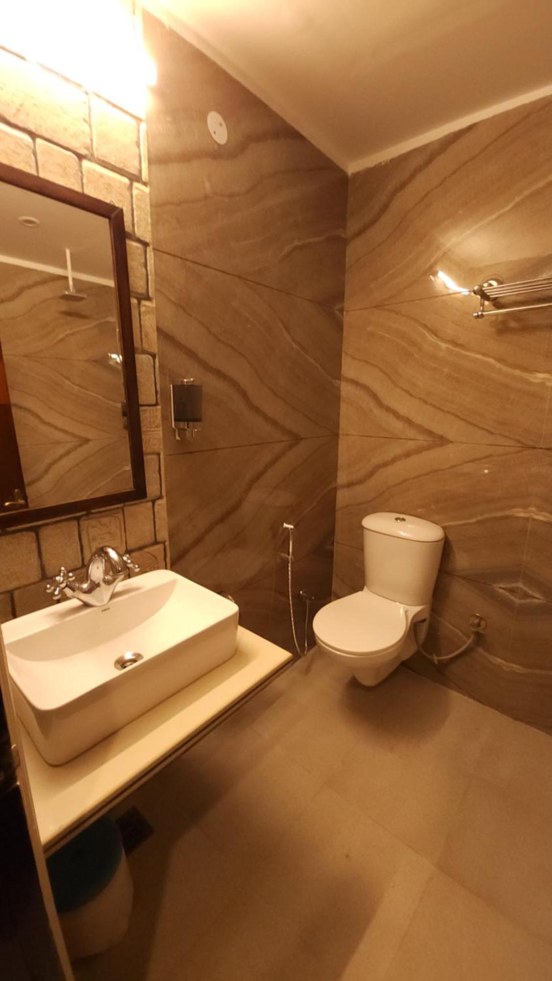 Hotel Multitech Premium Chandīgarh Exterior foto